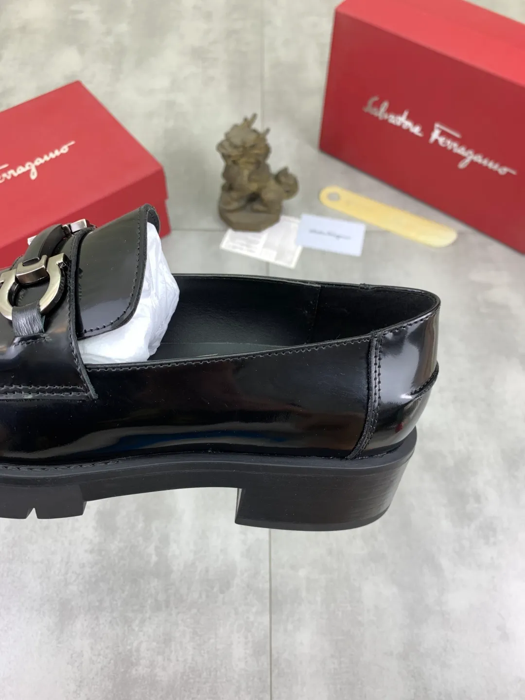 Men's Men's Shoes 💰P480💰[New Style] Water-dyed Niuli 🆘[Salvatore Ferragamo] Ferragamo's latest casual business leather shoes for men! Listed simultaneously! The fabric is made of specially imported original calfskin, and the interior is made of imported water-dyed cowhide. It is absolutely luxurious and leads the fashion trend. Matching code: 38-44 (45 and 46 can be customized) Multiple colors available